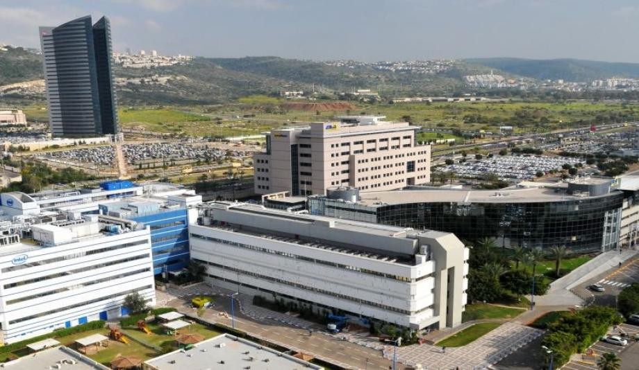 نشطاء فلسطينيون ينجحون في إغلاق مصنع طائرات مسيرة صهيوني في بريطانيا